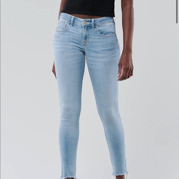 Hollister Light Blue Skinny Jeans, Size 7S - Picture 3 of 3